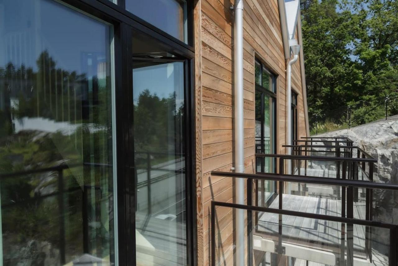 All In One Loft With Balcony And Free Parking Лідінґйо Екстер'єр фото